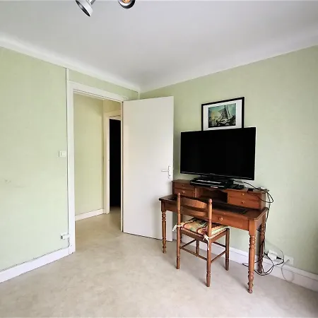 T2 Avec Jardin Et Terrasse A Aix-les-bains, Proche Du - Fr-1-555-5 Aix-les-Bains