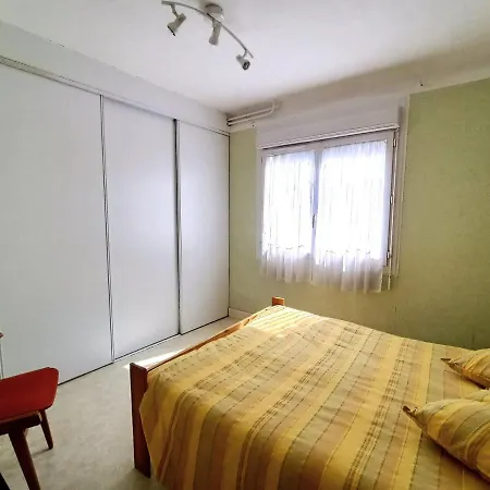 Lägenhet T2 Avec Jardin Et Terrasse A Aix-les-bains, Proche Du - Fr-1-555-5 *